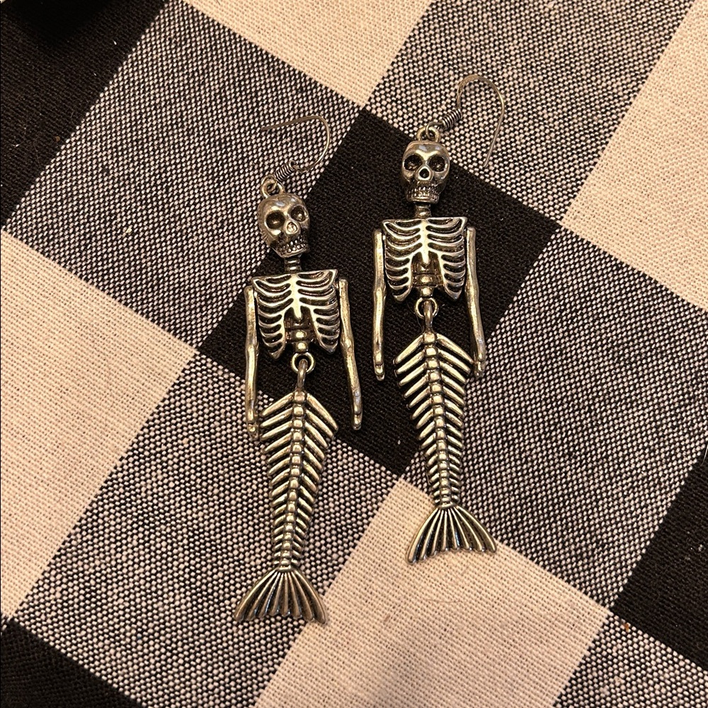 ✳️Silver Skeleton Mermaid Earrings✳️